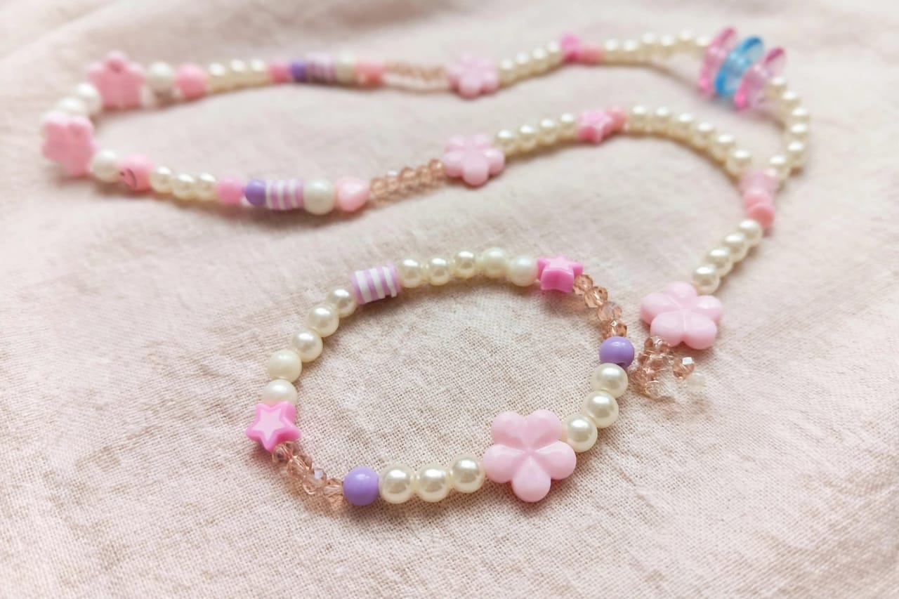 different type o beads in necklace and bracelet